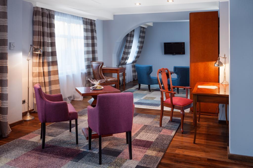 Hotel Rejs Ustka Esterno foto