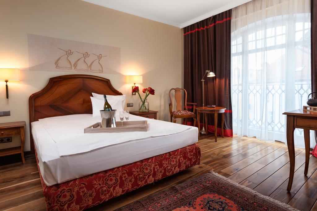 Hotel Rejs Ustka Esterno foto